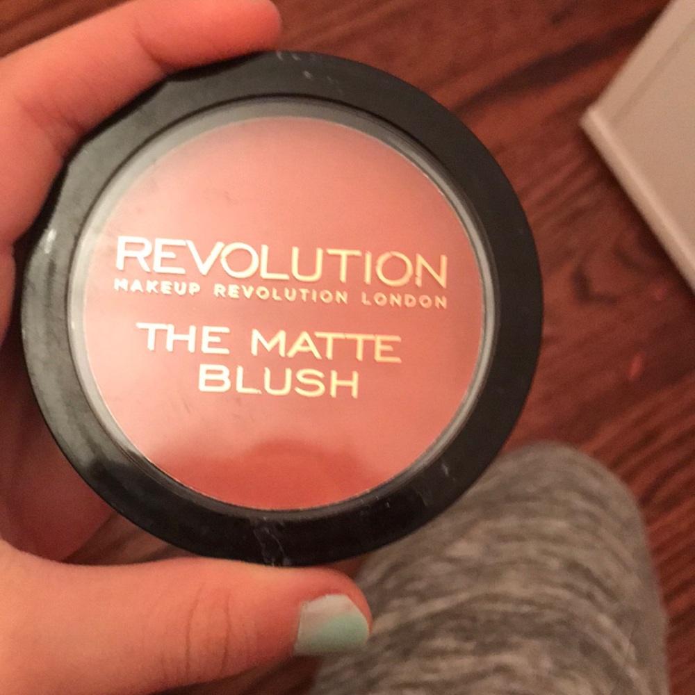 Makeup Revolution matte blush in shade fusion